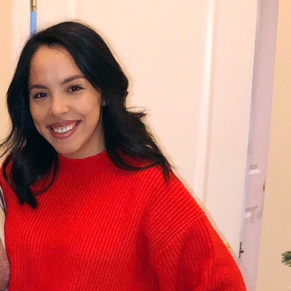 Meet your Posher, Nicole - Picture 1 of 1